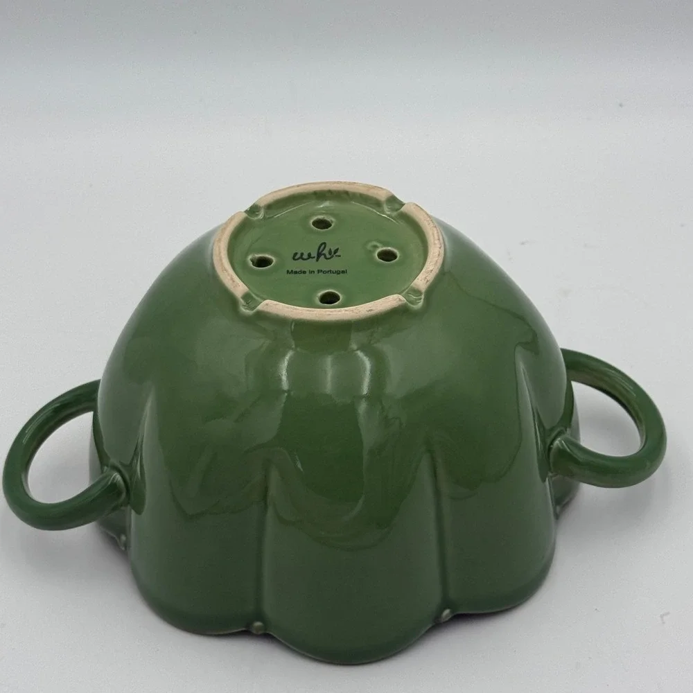 WH Made in Portugal Green Ceramic Scalloped Berry Bowl with Handles